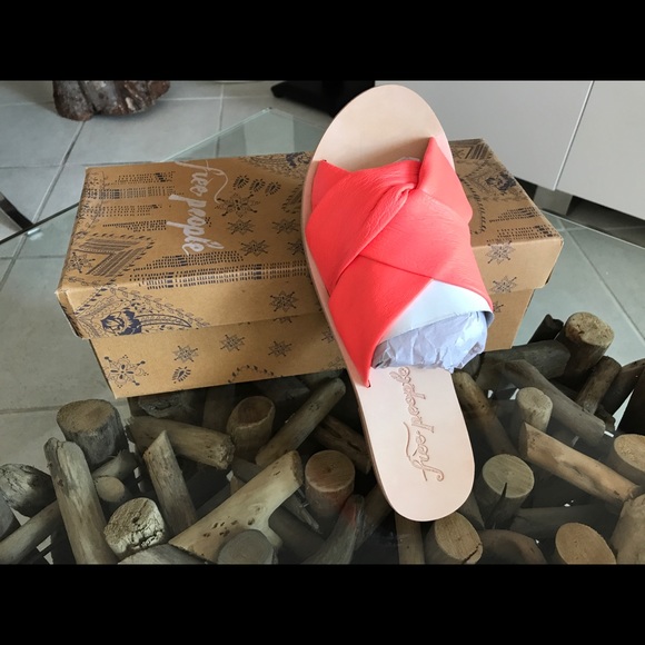 FREE PEOPLE Rio Vista Neon Coral Slide Sandals - Picture 1 of 4